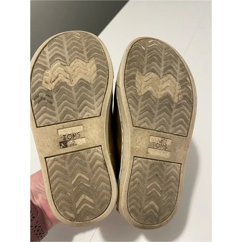 TOMS Brand Girl's size Toddler 9 Metallic Rose Gold Hook & Loop Sneakers